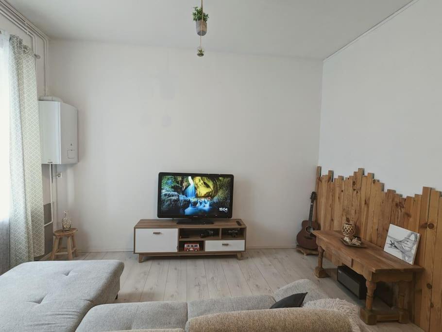 A 5Mn De La Reserve Africaine, Charmante Maison De Village Avec Patio 씨쟝 외부 사진