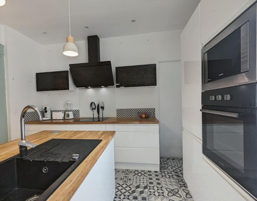 A 5Mn De La Reserve Africaine, Charmante Maison De Village Avec Patio 씨쟝 외부 사진