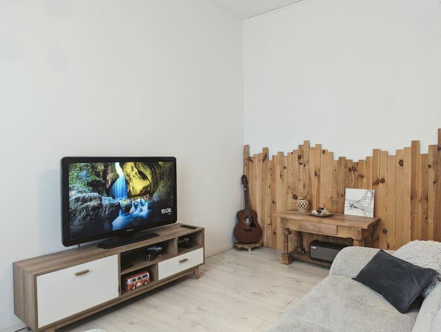 A 5Mn De La Reserve Africaine, Charmante Maison De Village Avec Patio 씨쟝 외부 사진