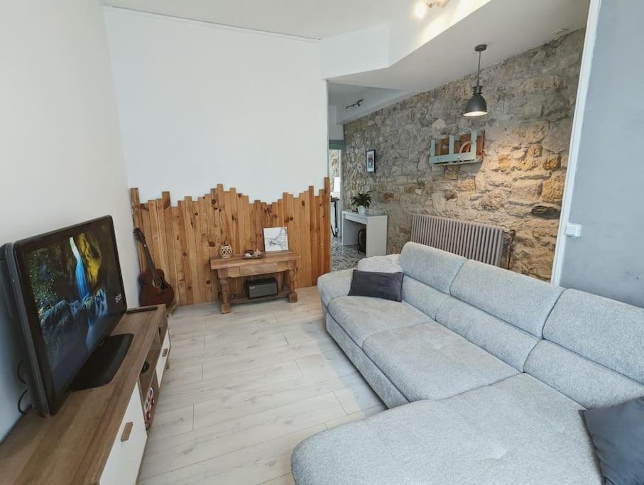 A 5Mn De La Reserve Africaine, Charmante Maison De Village Avec Patio 씨쟝 외부 사진
