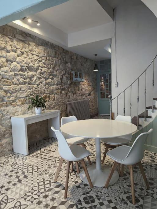 A 5Mn De La Reserve Africaine, Charmante Maison De Village Avec Patio 씨쟝 외부 사진